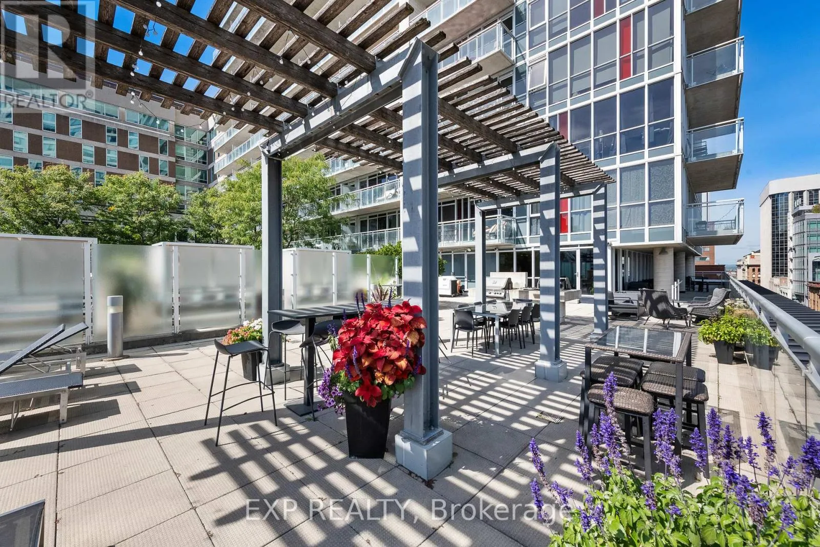 2309 - 324 LAURIER AVENUE W