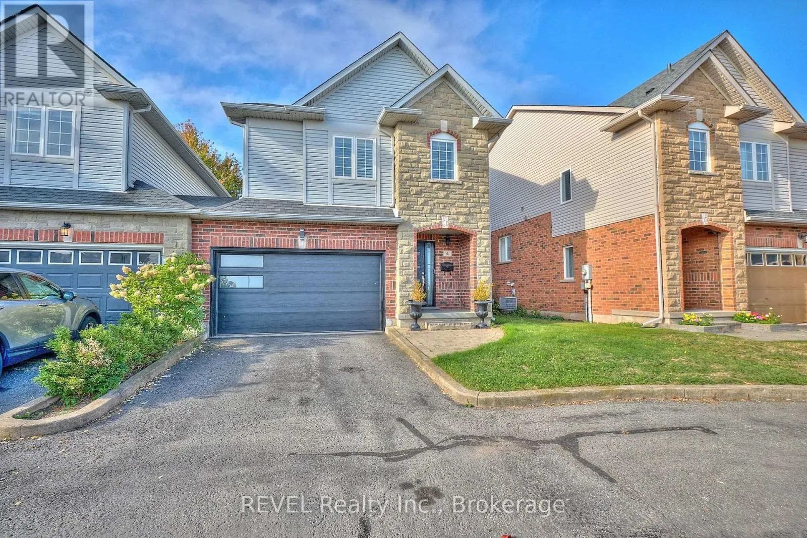 4 - 334 MAIN STREET E, #4