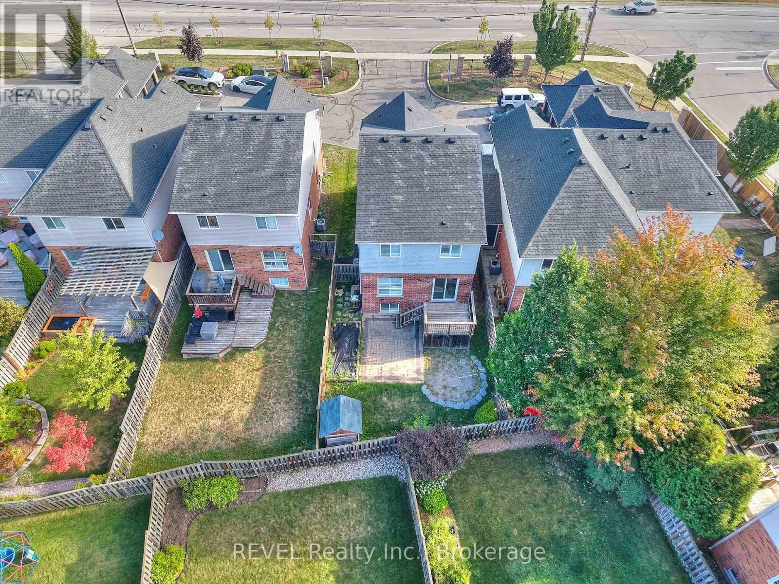 4 - 334 MAIN STREET E, #4
