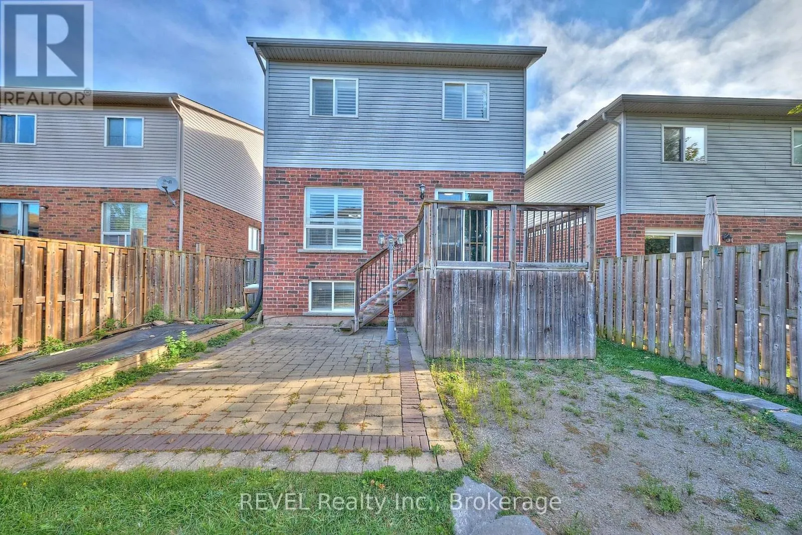 4 - 334 MAIN STREET E, #4