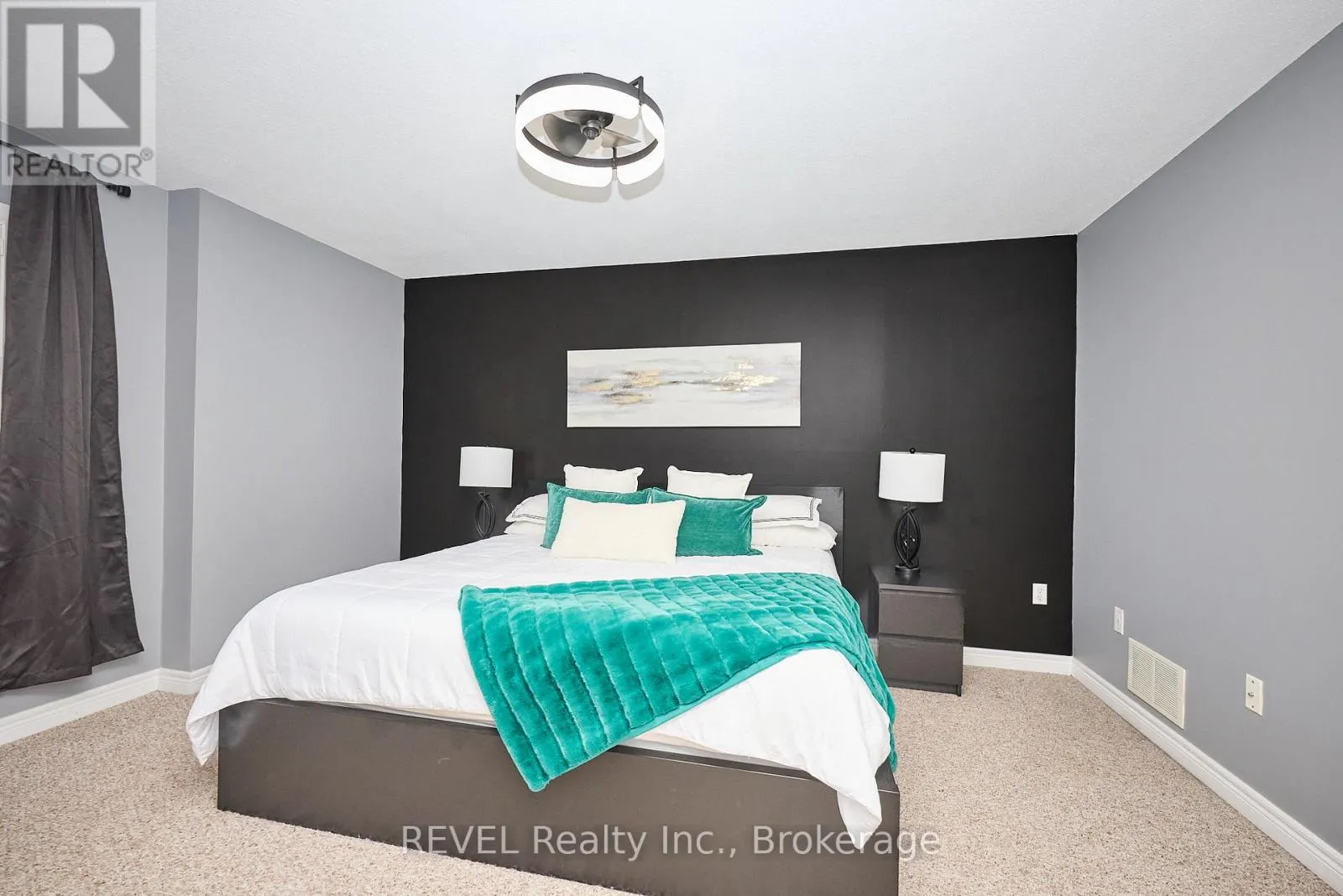 4 - 334 MAIN STREET E, #4