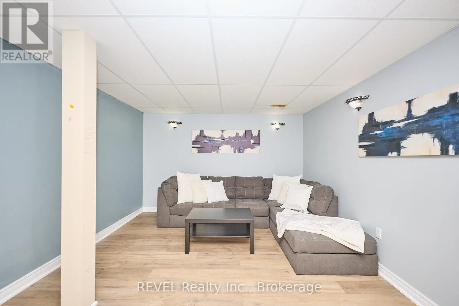 4 - 334 MAIN STREET E, #4