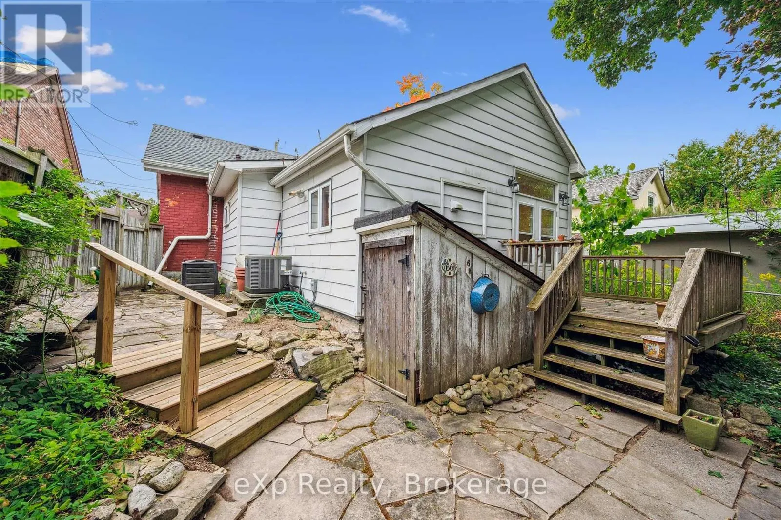 66 MANITOBA STREET