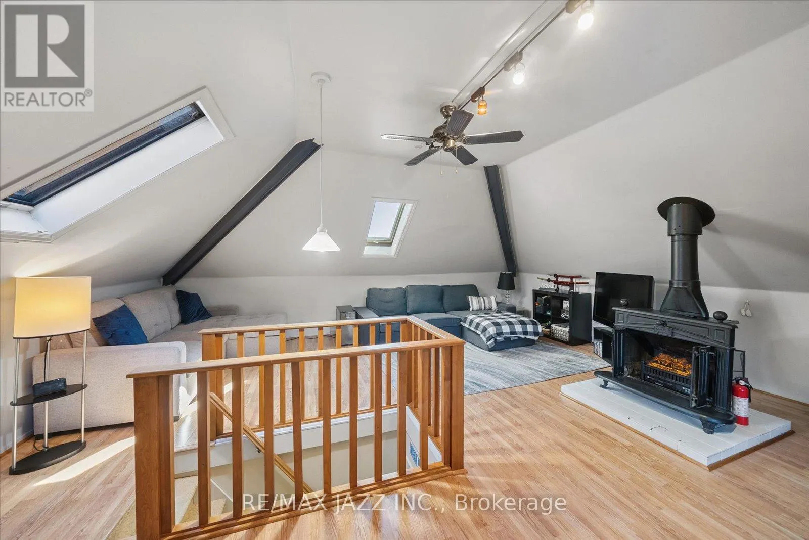 9 HOPE STREET S