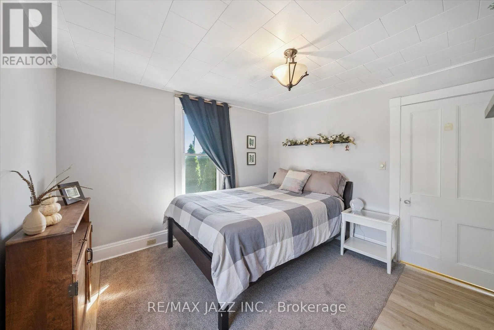 9 HOPE STREET S