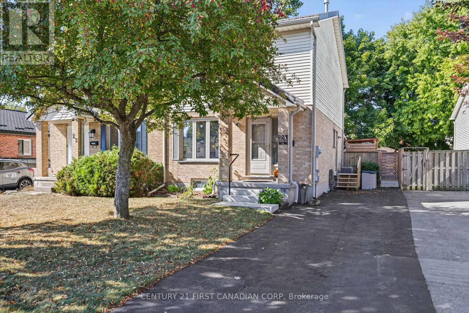 24 MOREAU CRESCENT