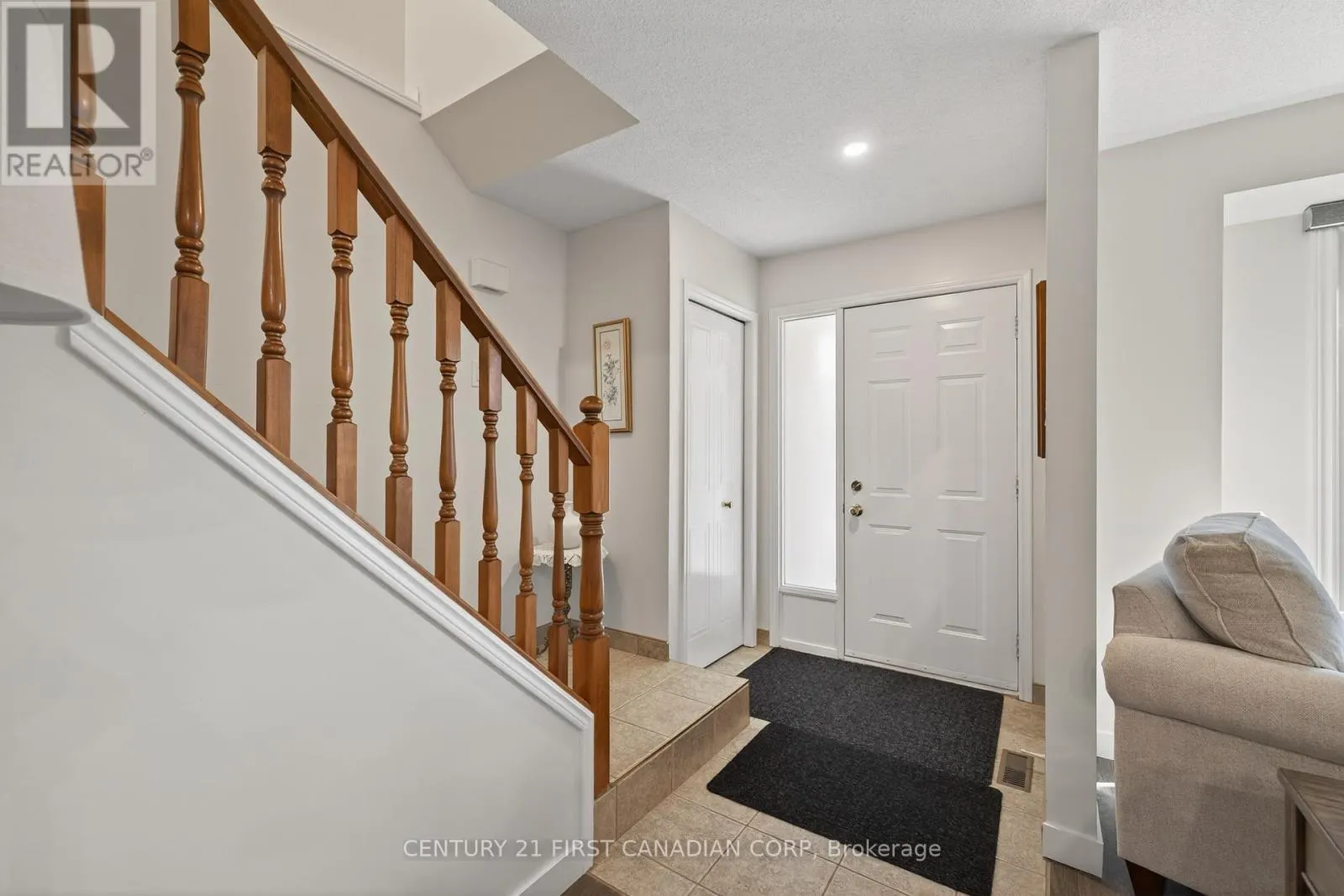24 MOREAU CRESCENT