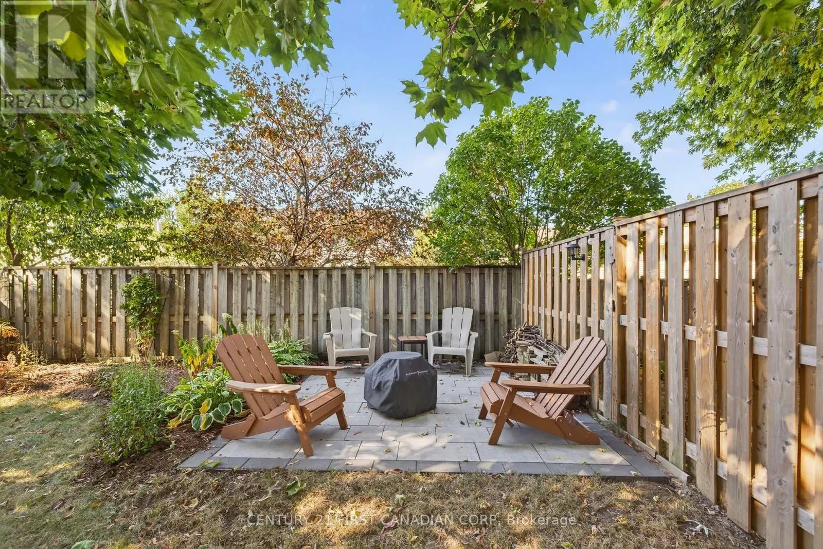 24 MOREAU CRESCENT