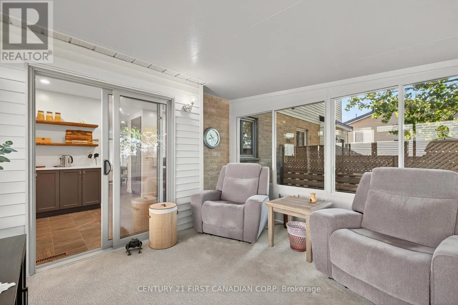 24 MOREAU CRESCENT