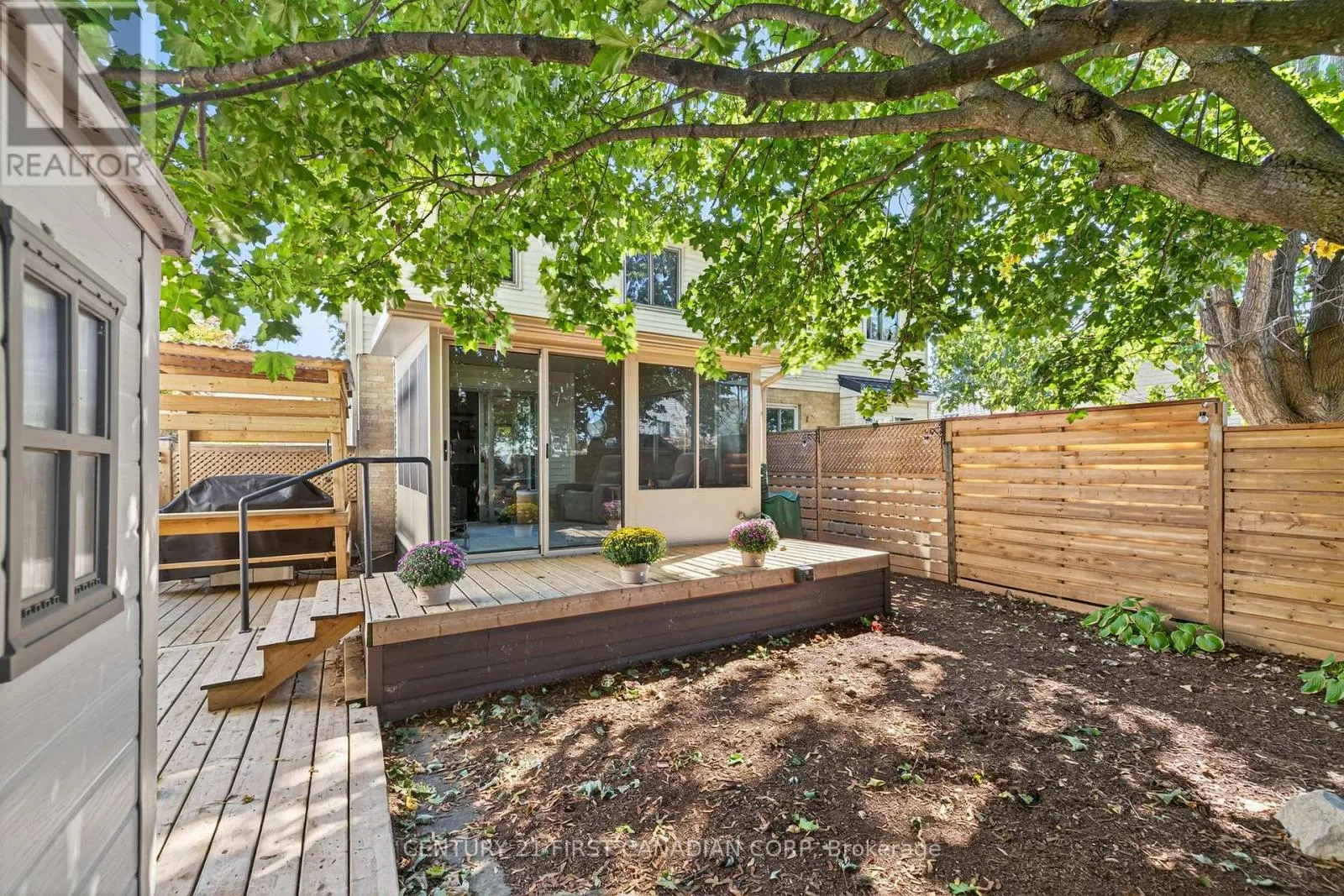 24 MOREAU CRESCENT