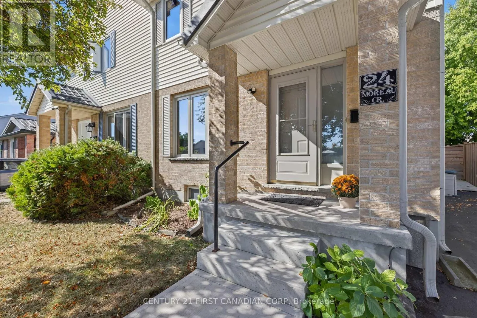 24 MOREAU CRESCENT