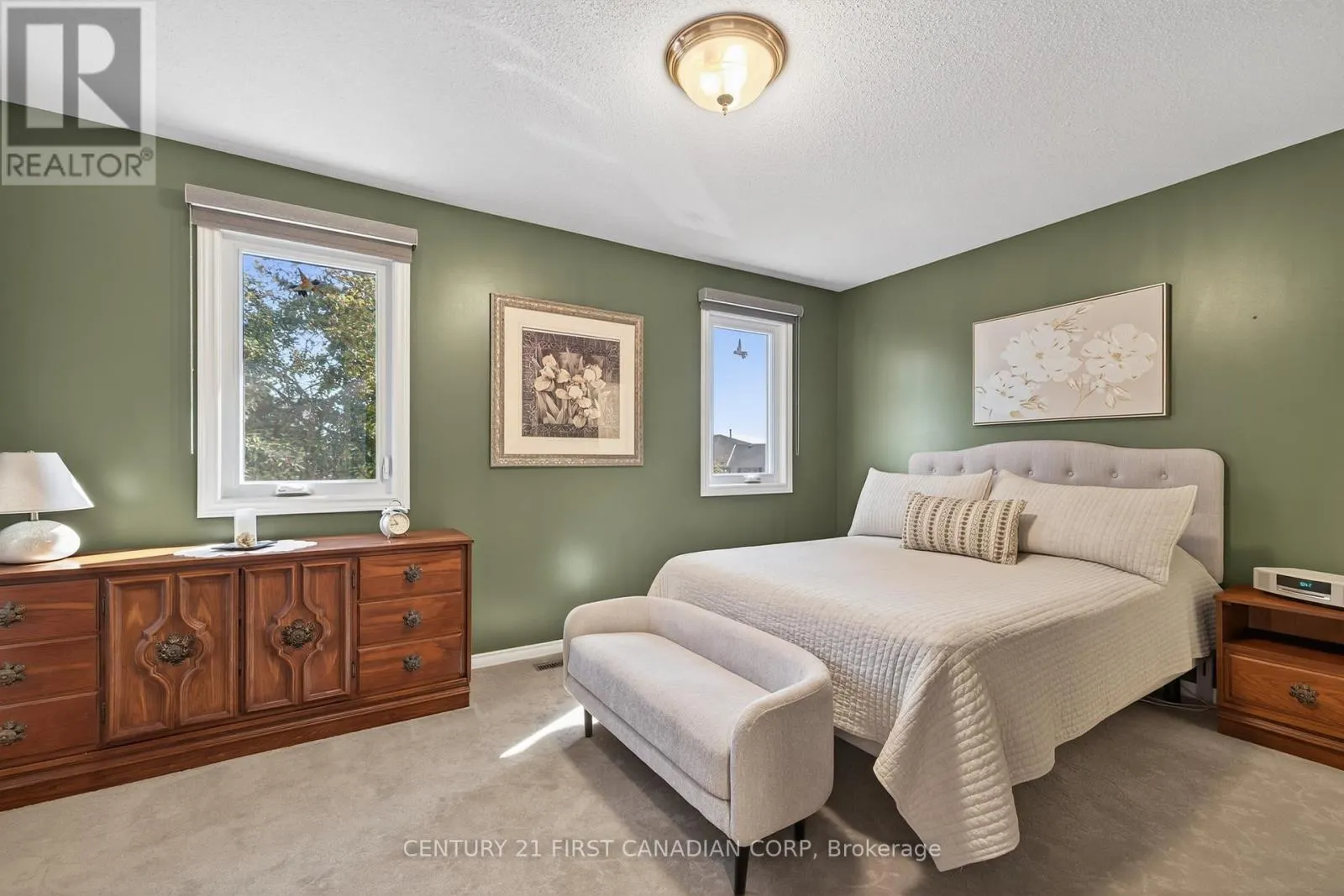 24 MOREAU CRESCENT