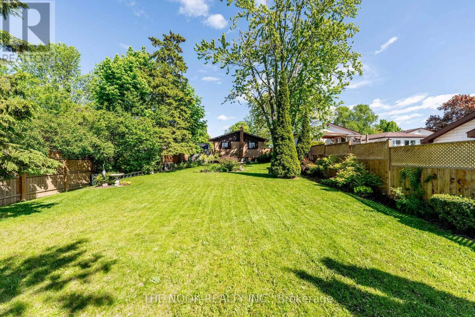 21 RIDEAU CRESCENT