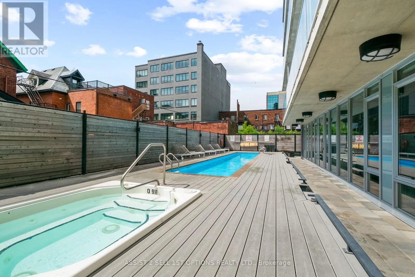 611 - 300 LISGAR STREET