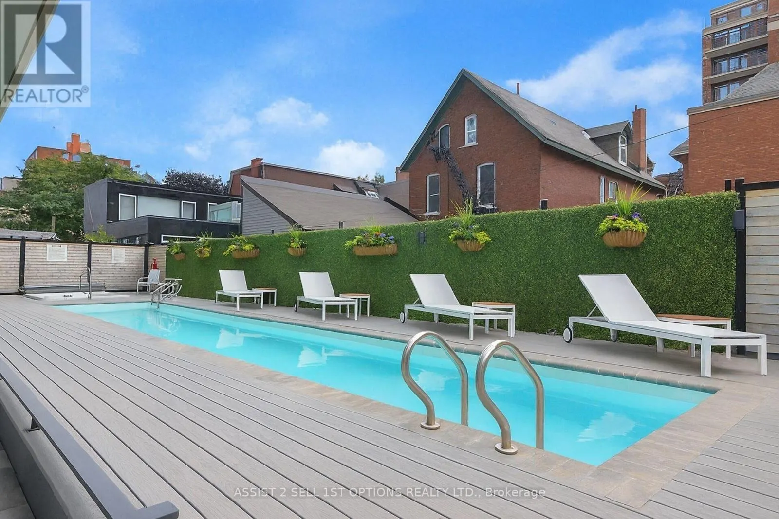 611 - 300 LISGAR STREET