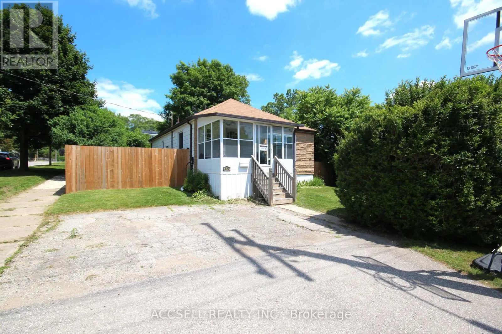 478 MCCORMICK BOULEVARD