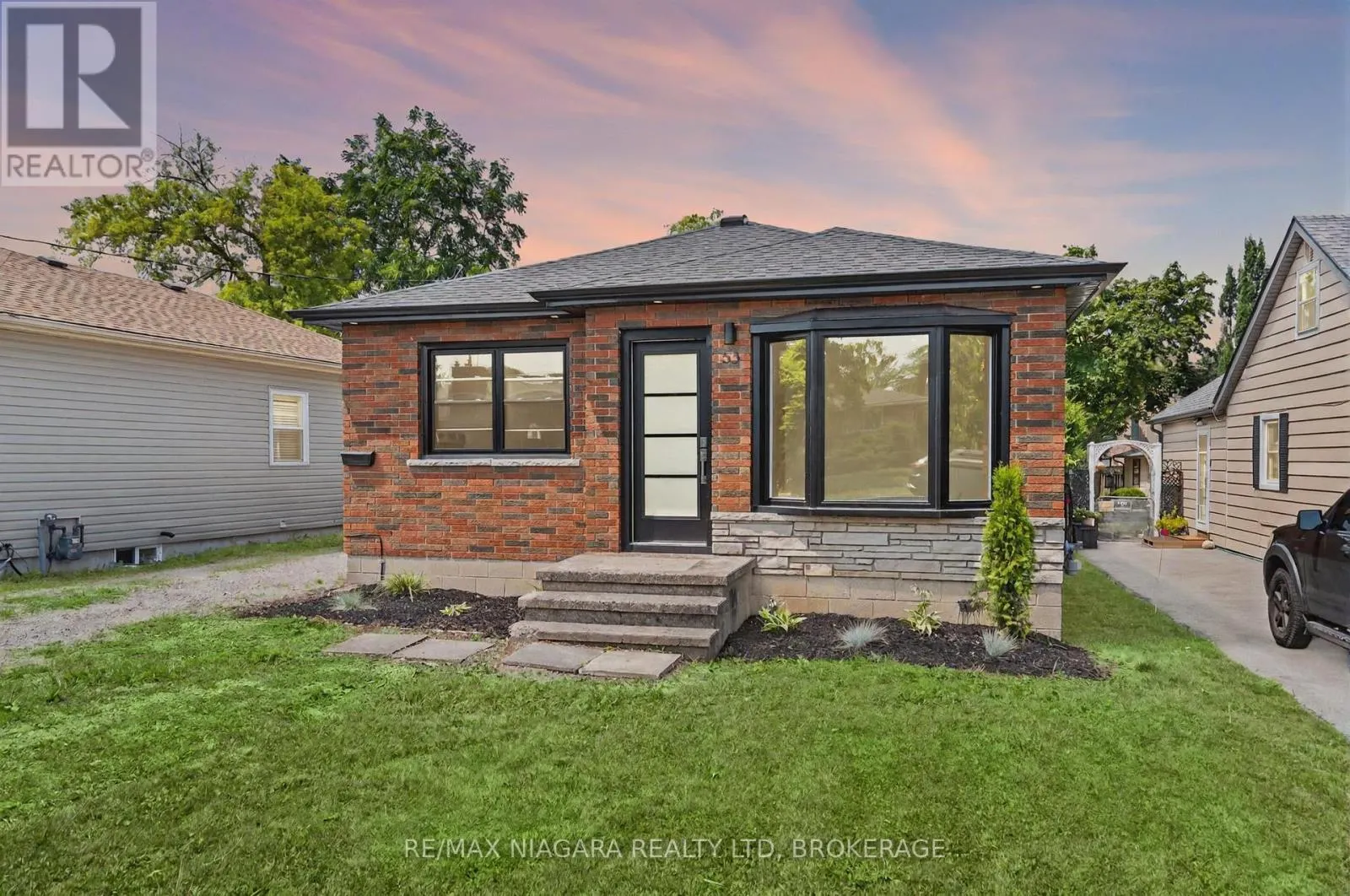 53 COLLIER ROAD S
