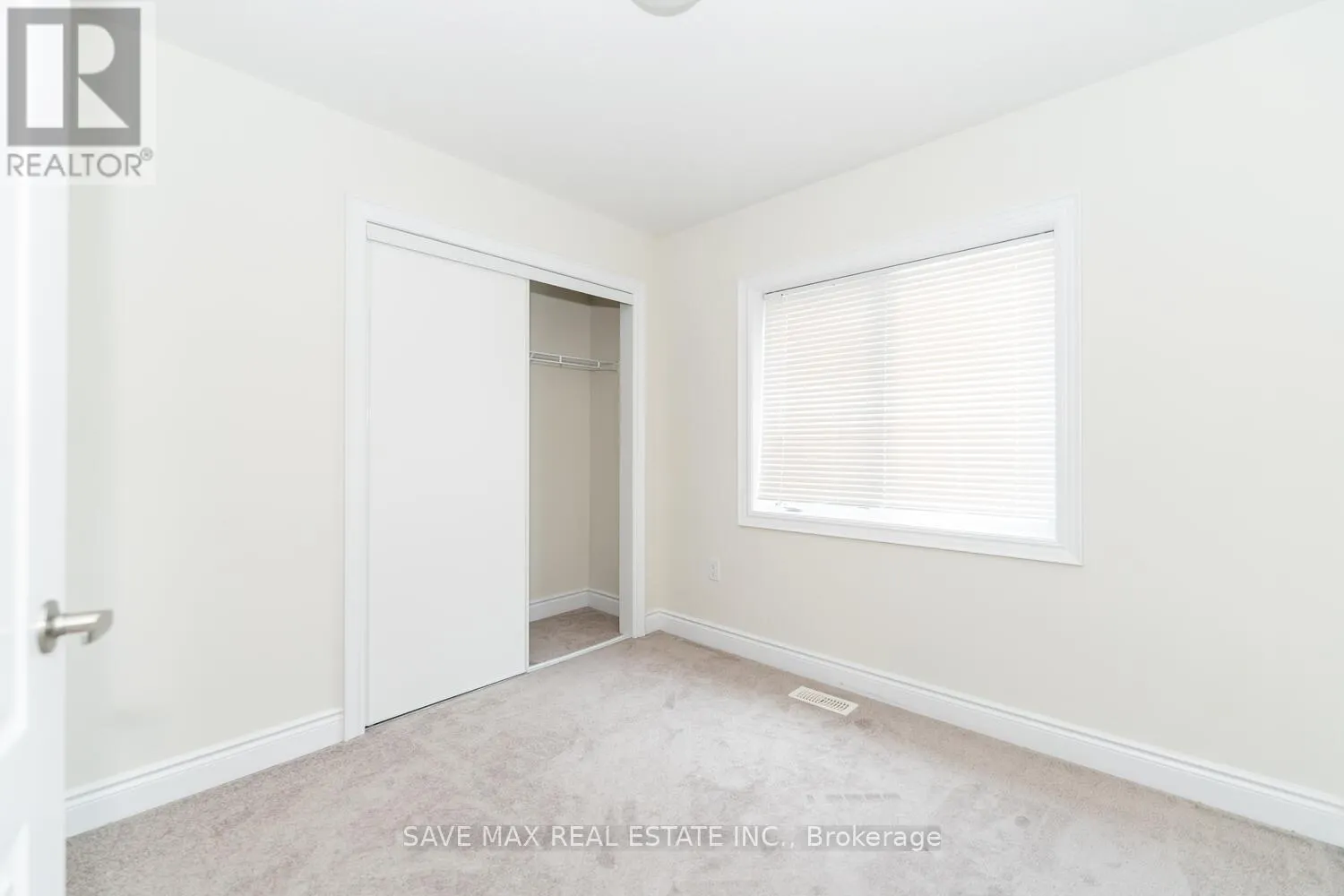 6 AMOS AVENUE