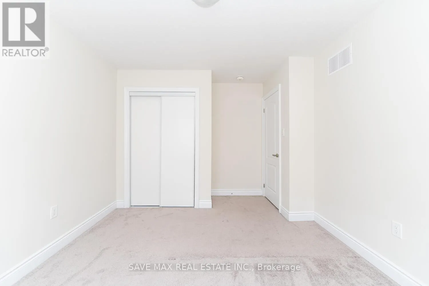 6 AMOS AVENUE