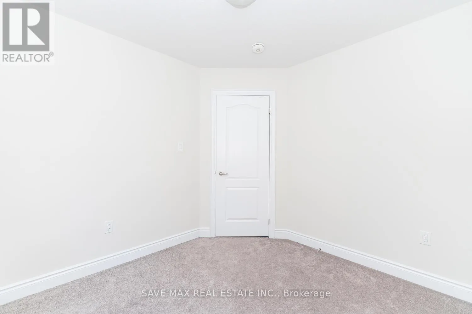 6 AMOS AVENUE