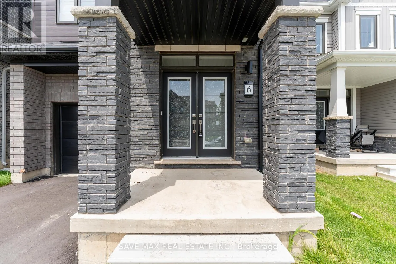 6 AMOS AVENUE