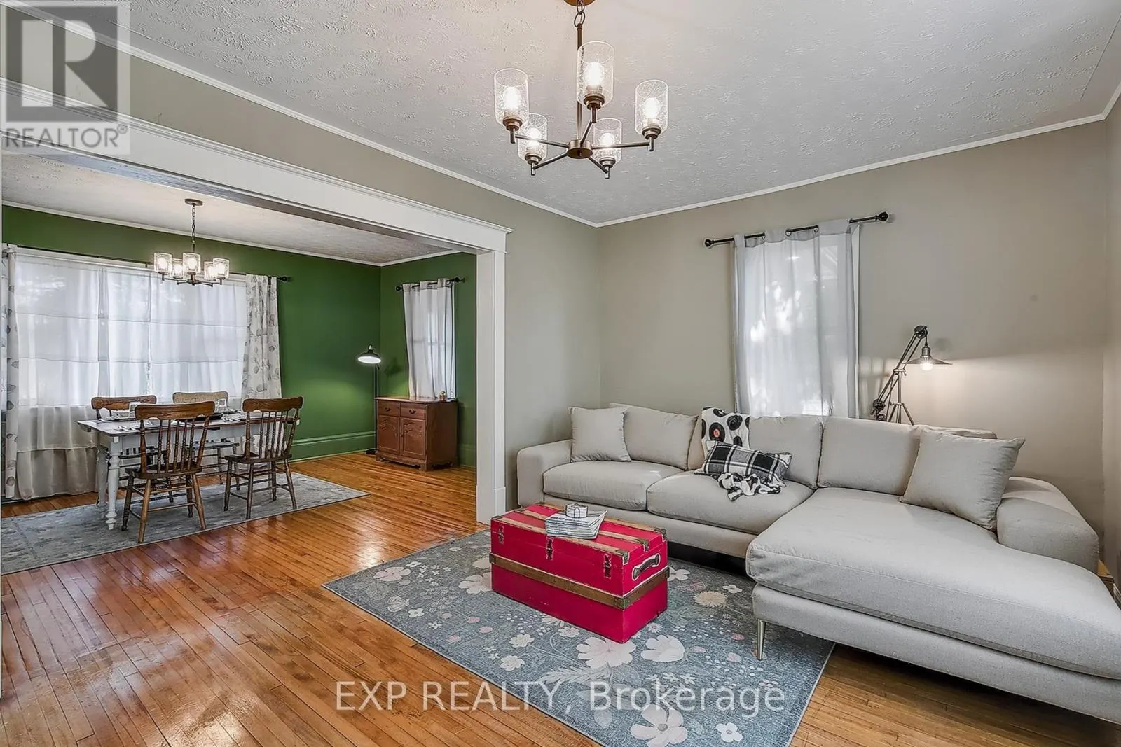 84 ABSALOM STREET W