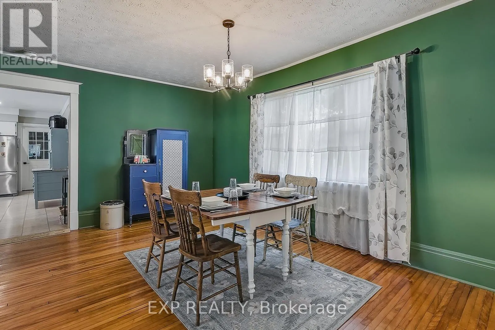 84 ABSALOM STREET W