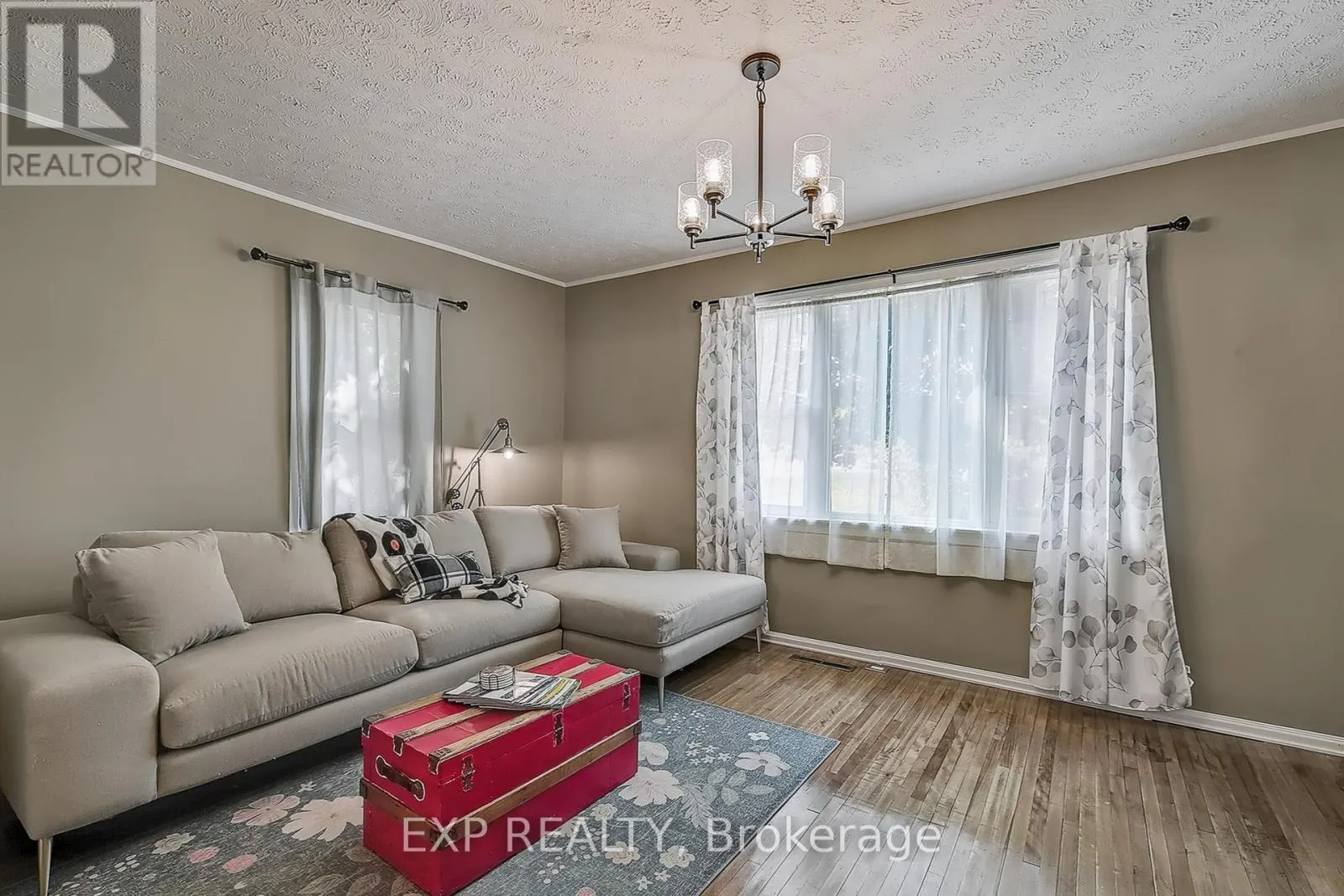 84 ABSALOM STREET W
