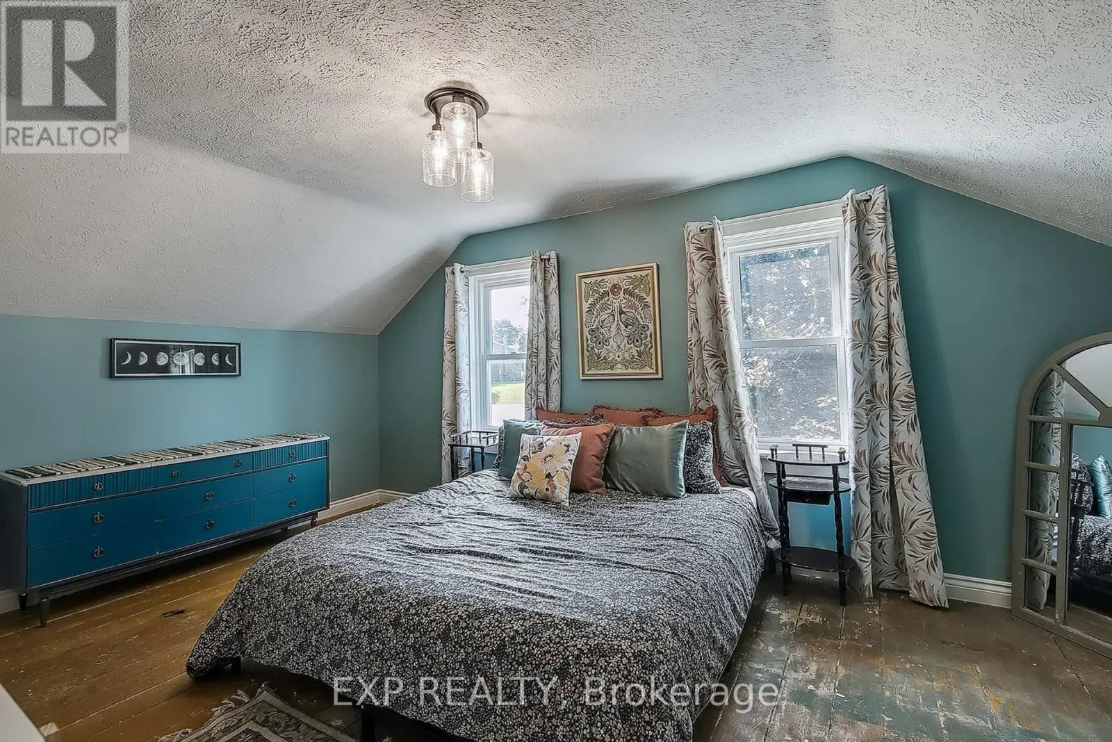 84 ABSALOM STREET W