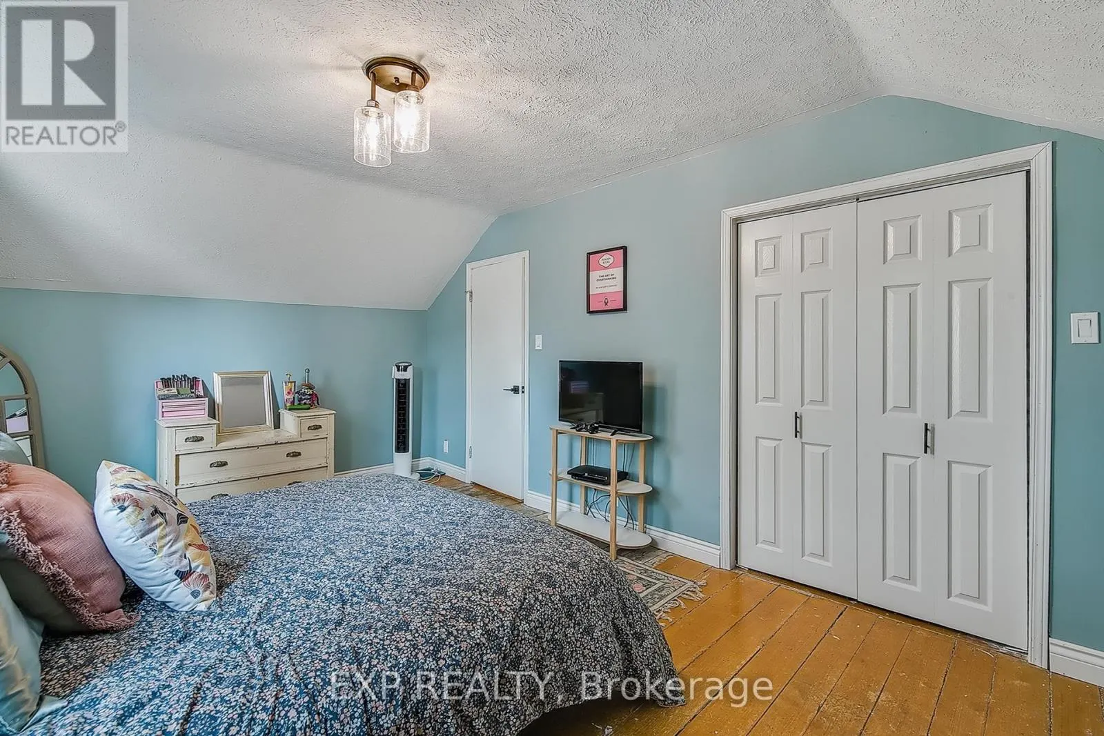 84 ABSALOM STREET W