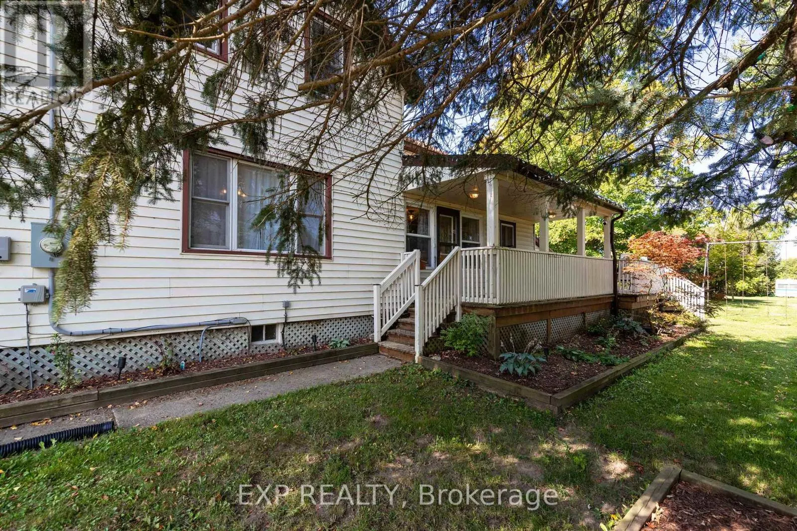 84 ABSALOM STREET W