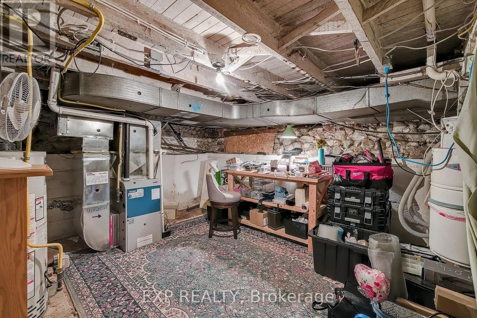 84 ABSALOM STREET W