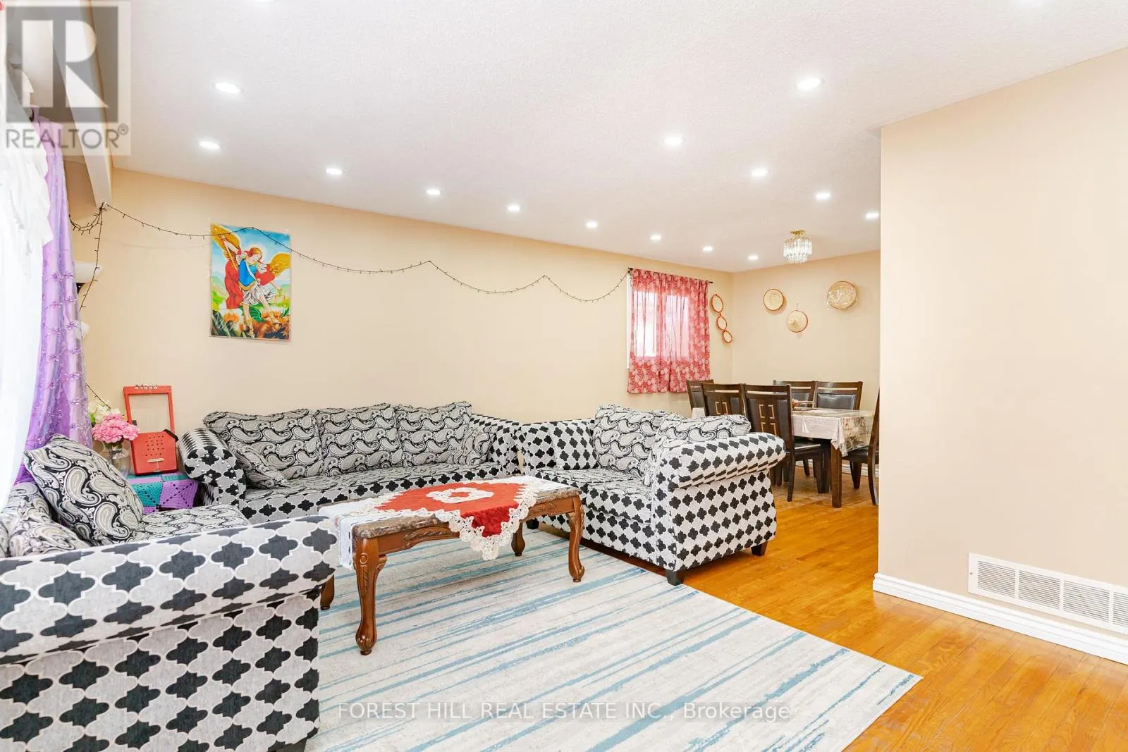 110 HAZELGLEN DRIVE