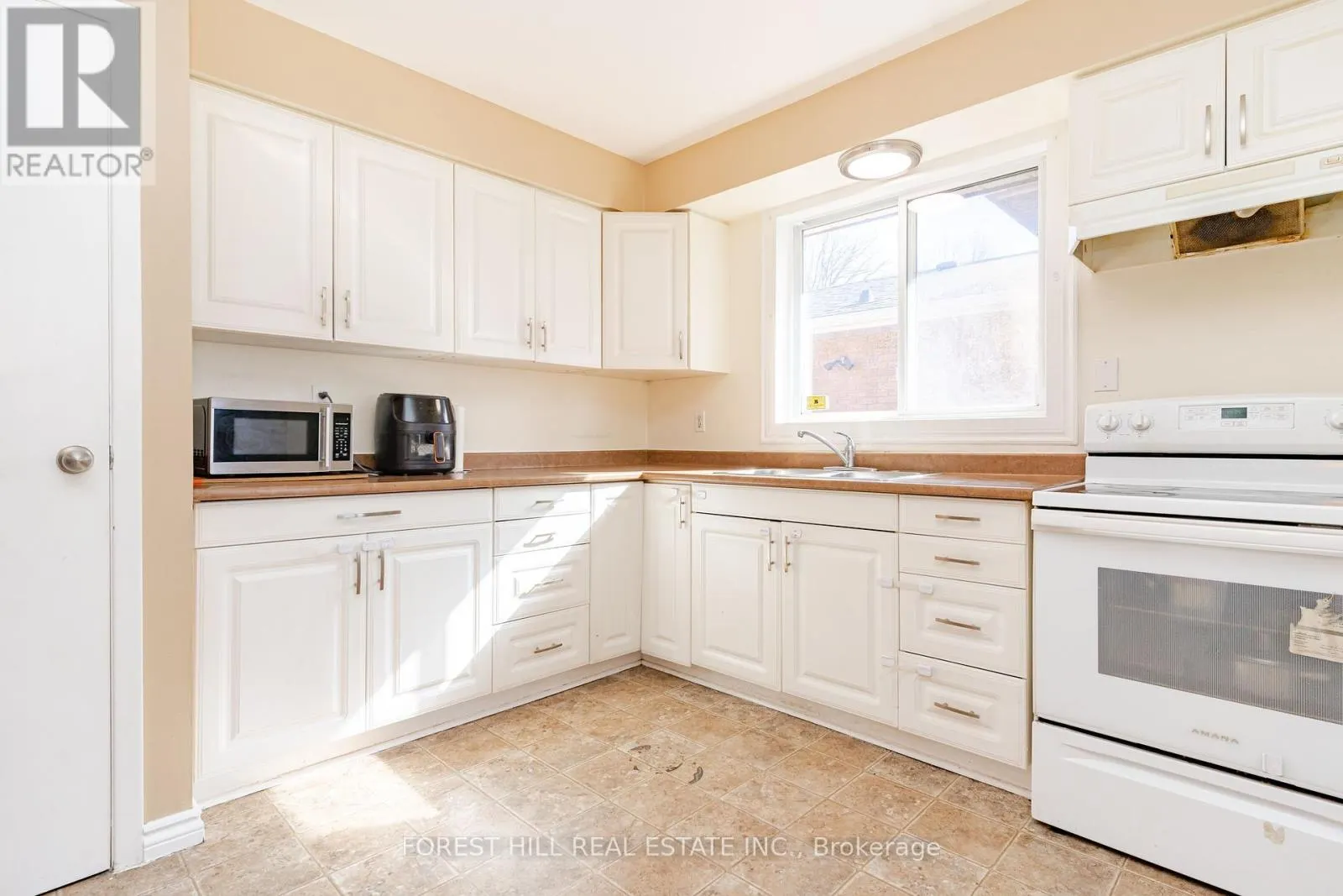 110 HAZELGLEN DRIVE