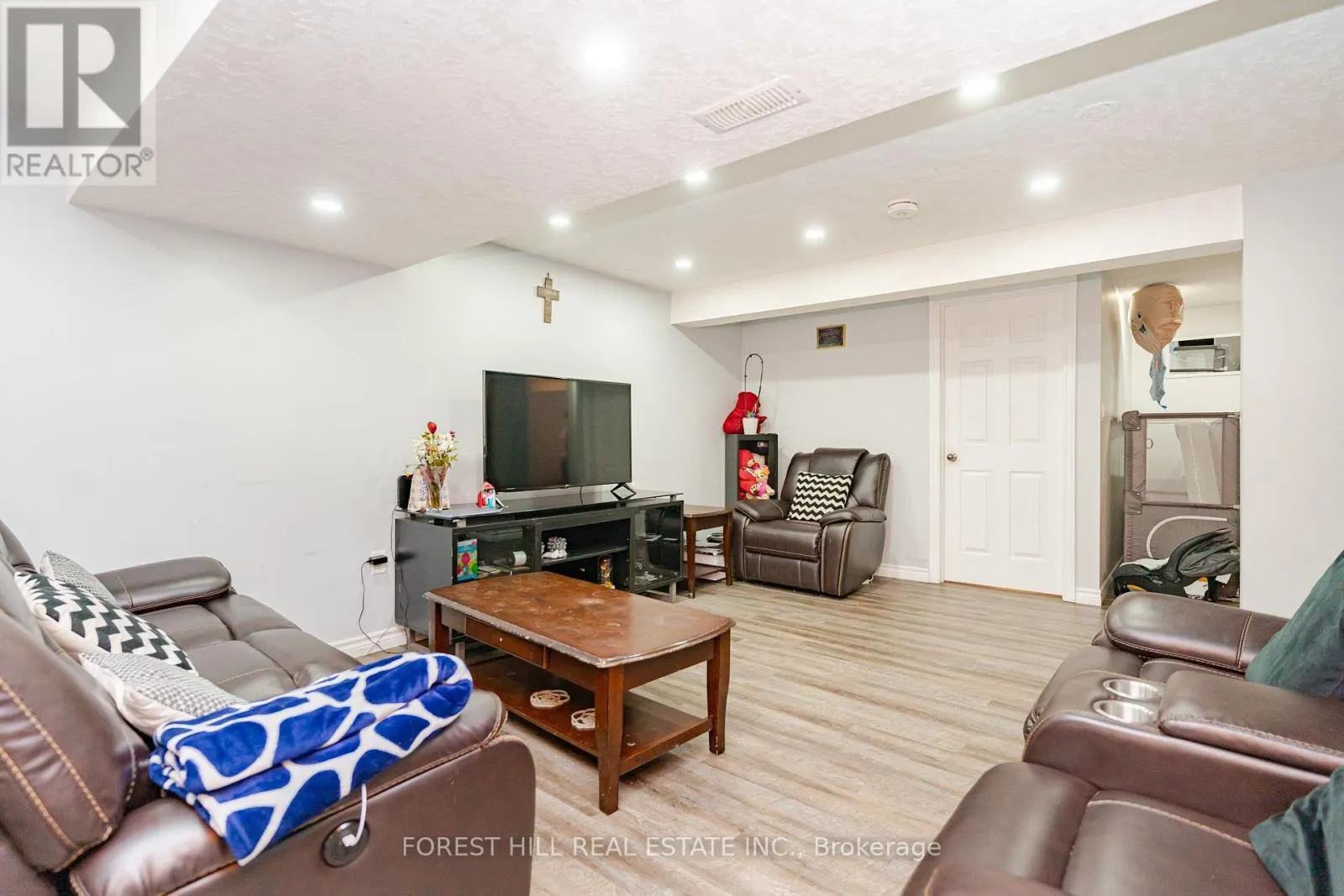 110 HAZELGLEN DRIVE