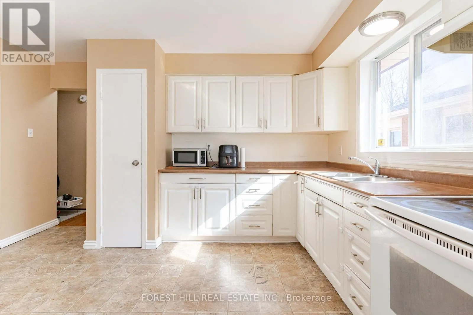 110 HAZELGLEN DRIVE