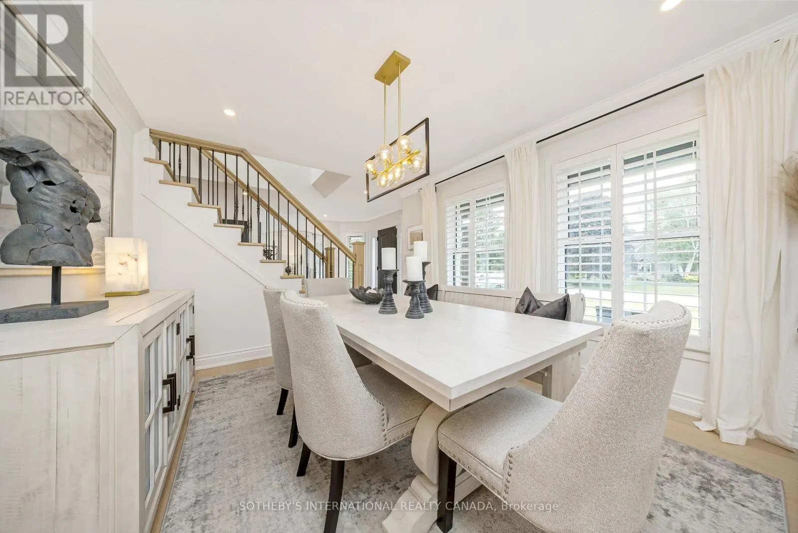 10 MEANDER CLOSE