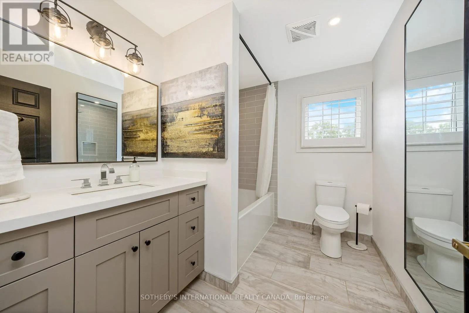 10 MEANDER CLOSE
