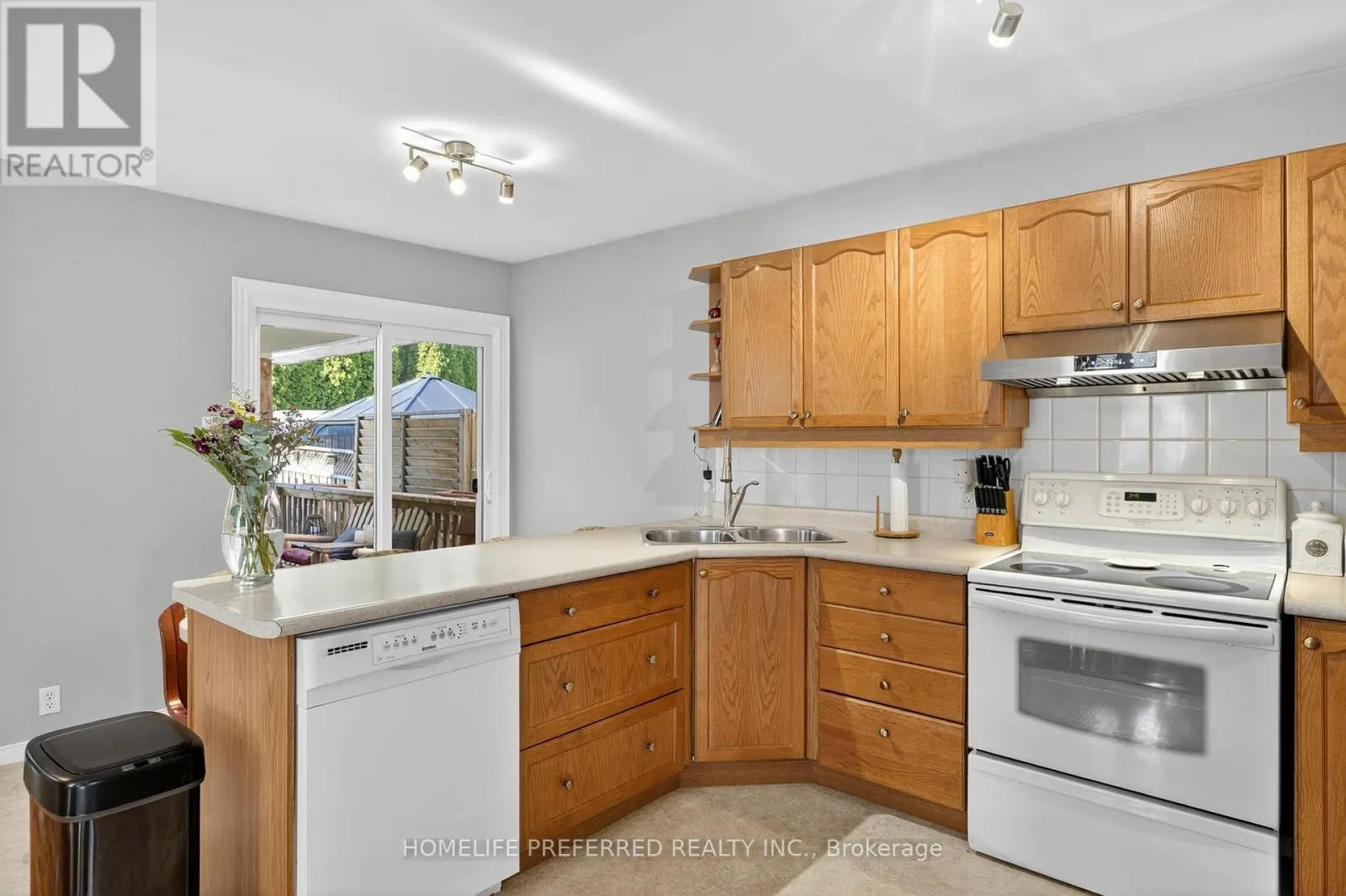955 RALPHSON CRESCENT
