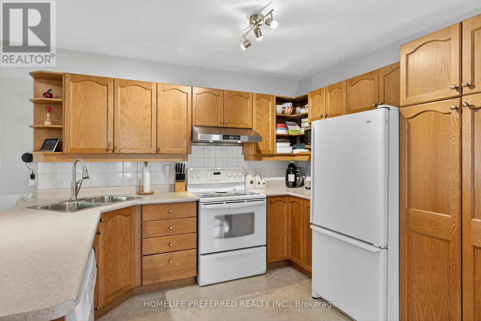 955 RALPHSON CRESCENT