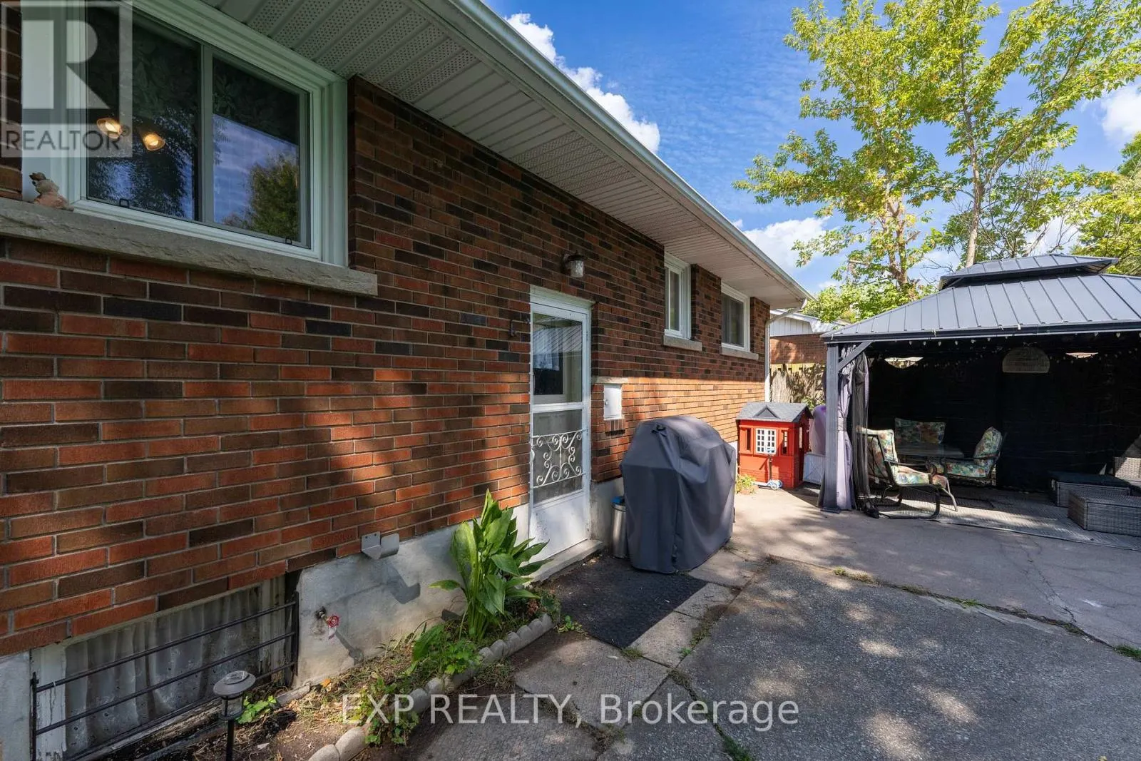 2896 PORTAGE ROAD