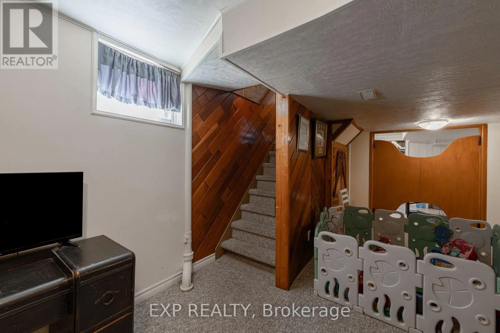 2896 PORTAGE ROAD
