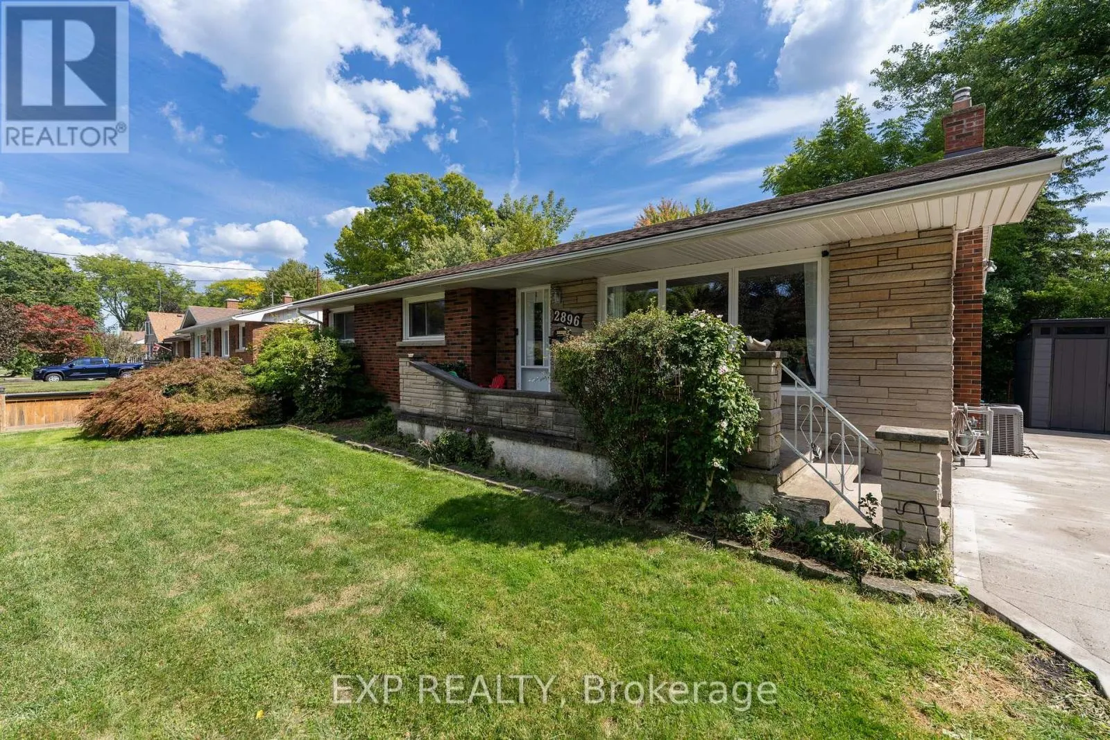 2896 PORTAGE ROAD