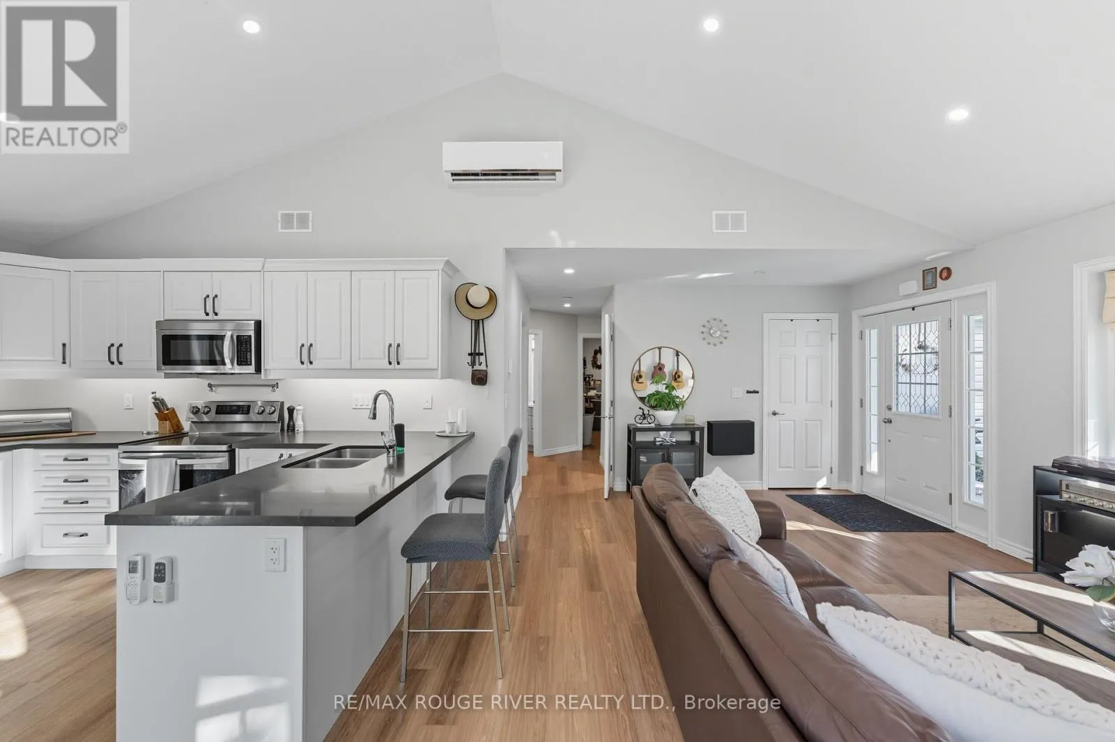 103 - 300 CROFT STREET, #103