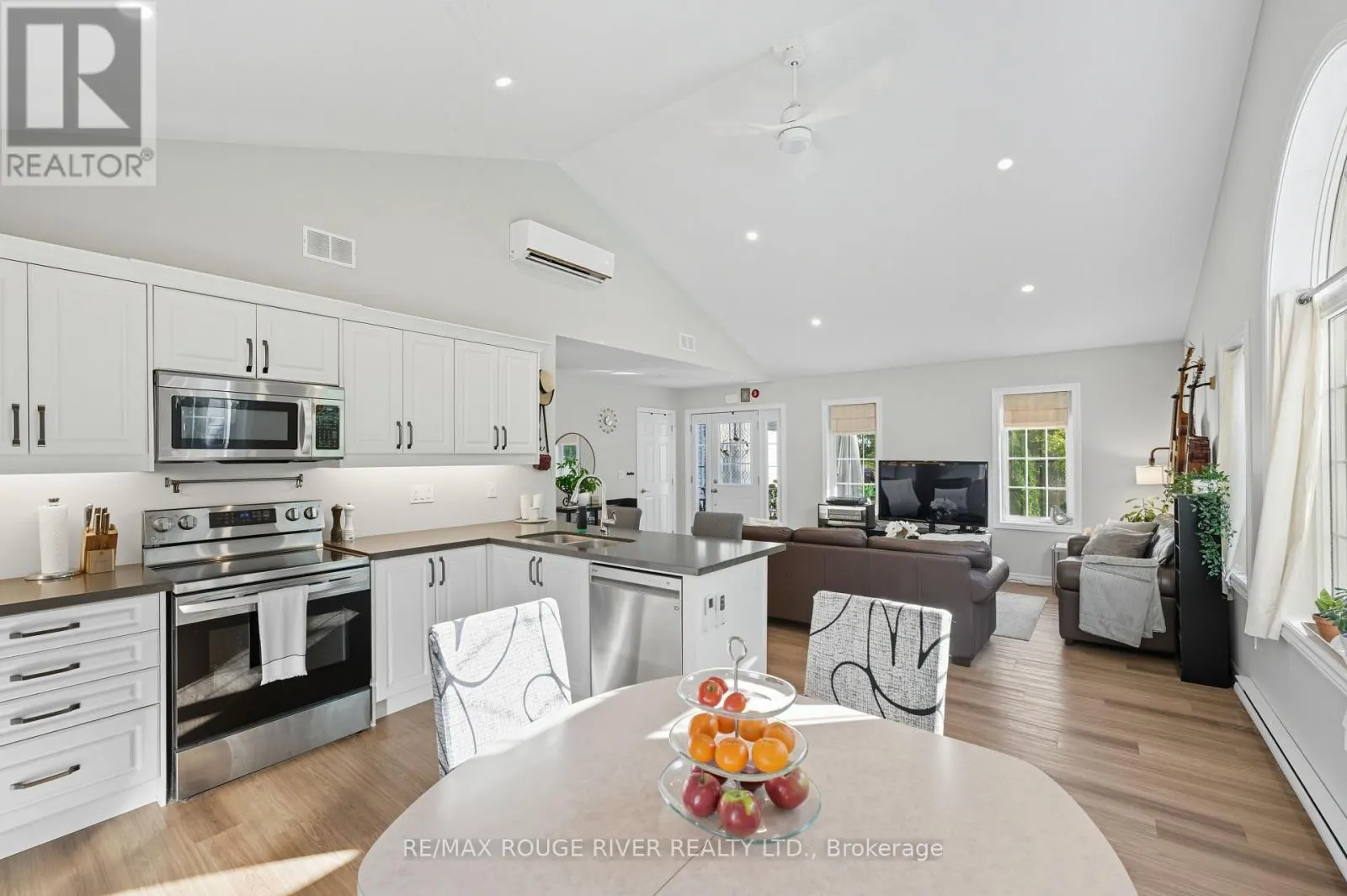 103 - 300 CROFT STREET, #103