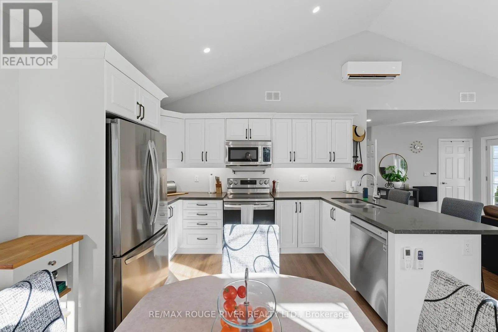 103 - 300 CROFT STREET, #103