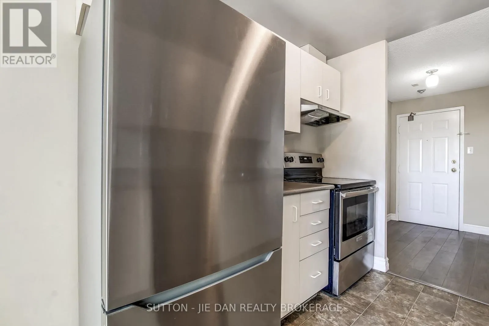 203 - 77 BASE LINE ROAD W, #203