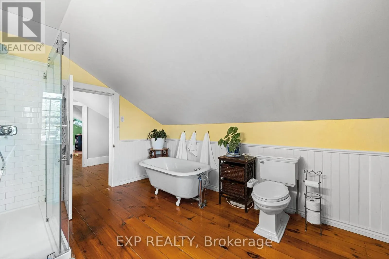 141/142 STATION ROAD