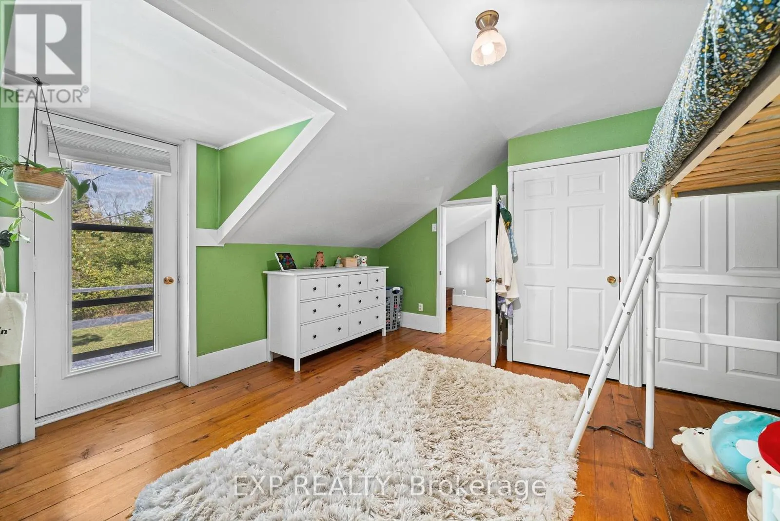 141/142 STATION ROAD
