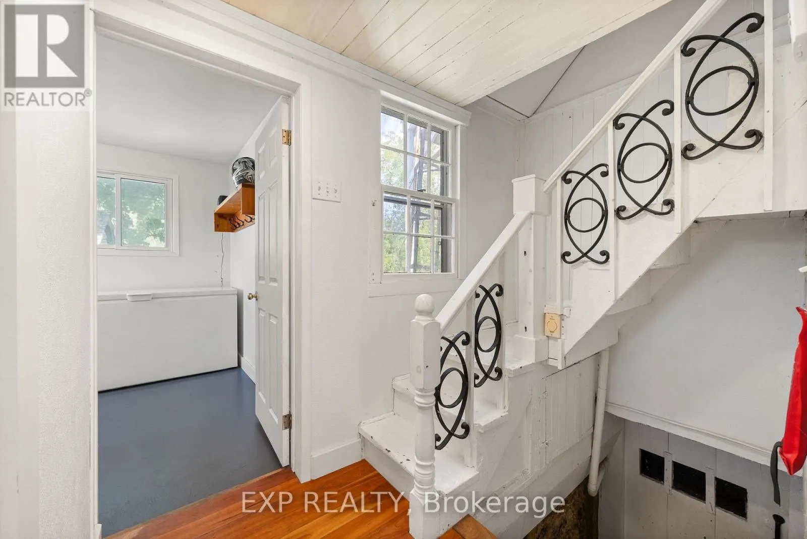 141/142 STATION ROAD
